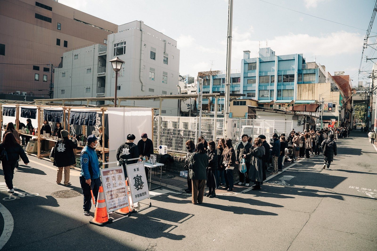 日本酒市の会場風景